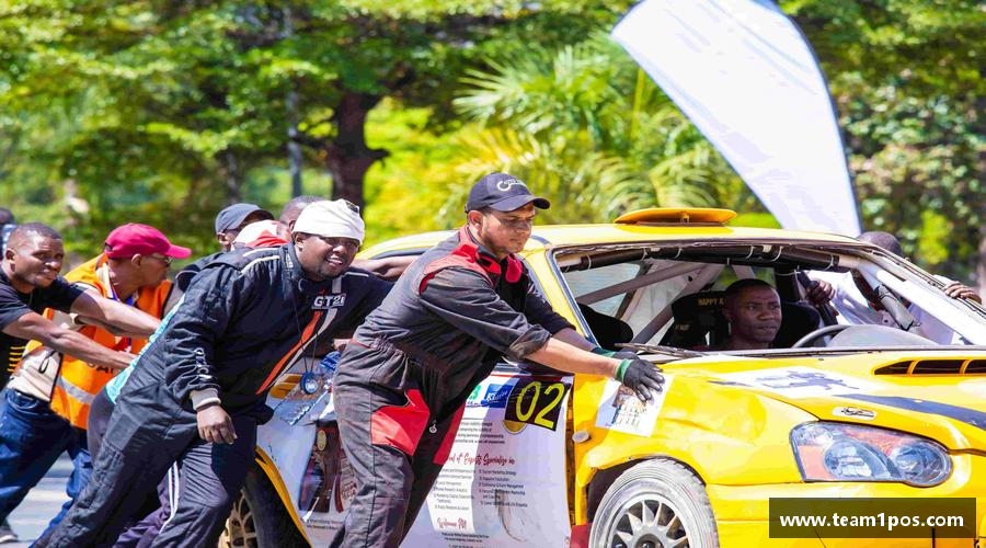 DG视讯官方网站拼尽全力，一起创造传奇！